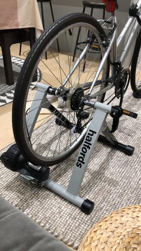 Turbo trainer Halfords | in Norwood 